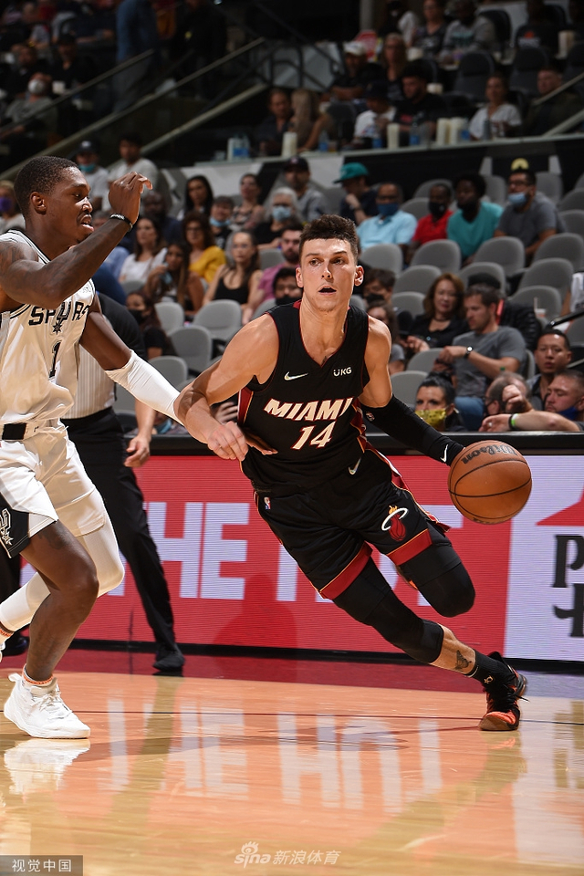 传球与他有 传球与他有