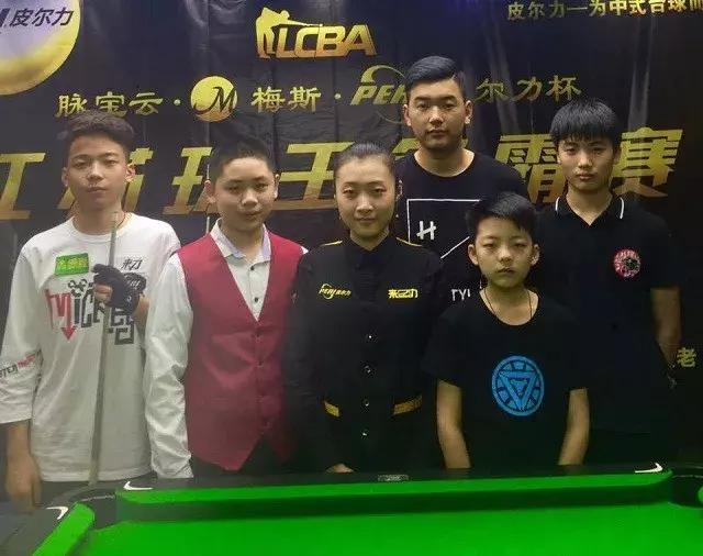 轻球员的发 轻球员的发